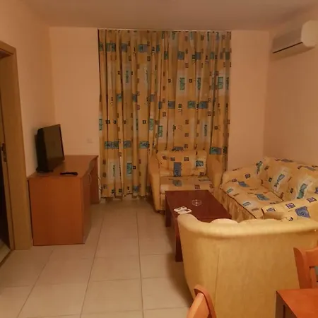 в4-3, Ashton Hall Apartman Napospart