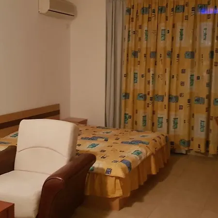 в4-3, Ashton Hall * Sunny Beach